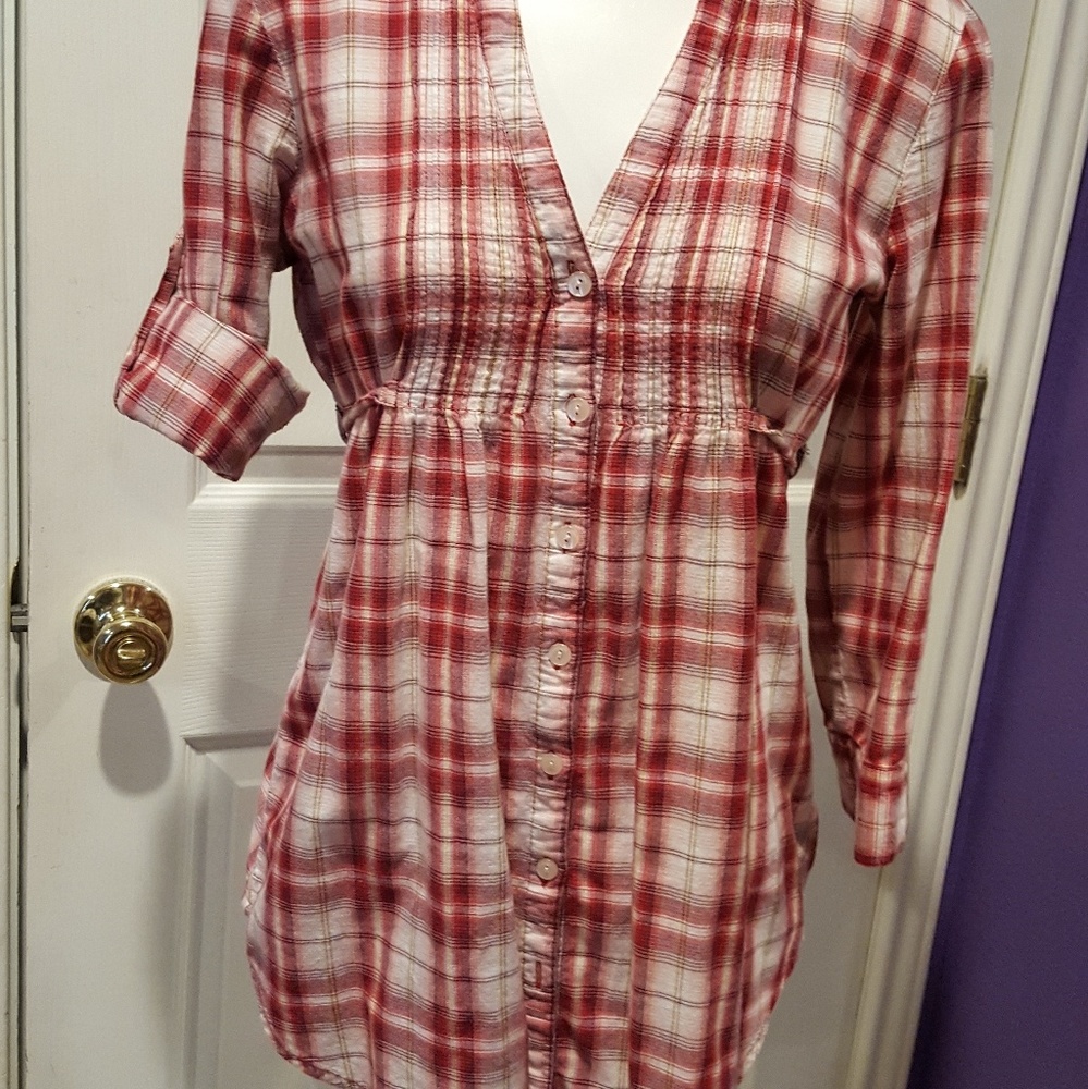 3/4 sleeve flannel shirt.